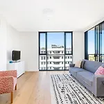 Bright Rockdale Escape Near Bayside Beaches